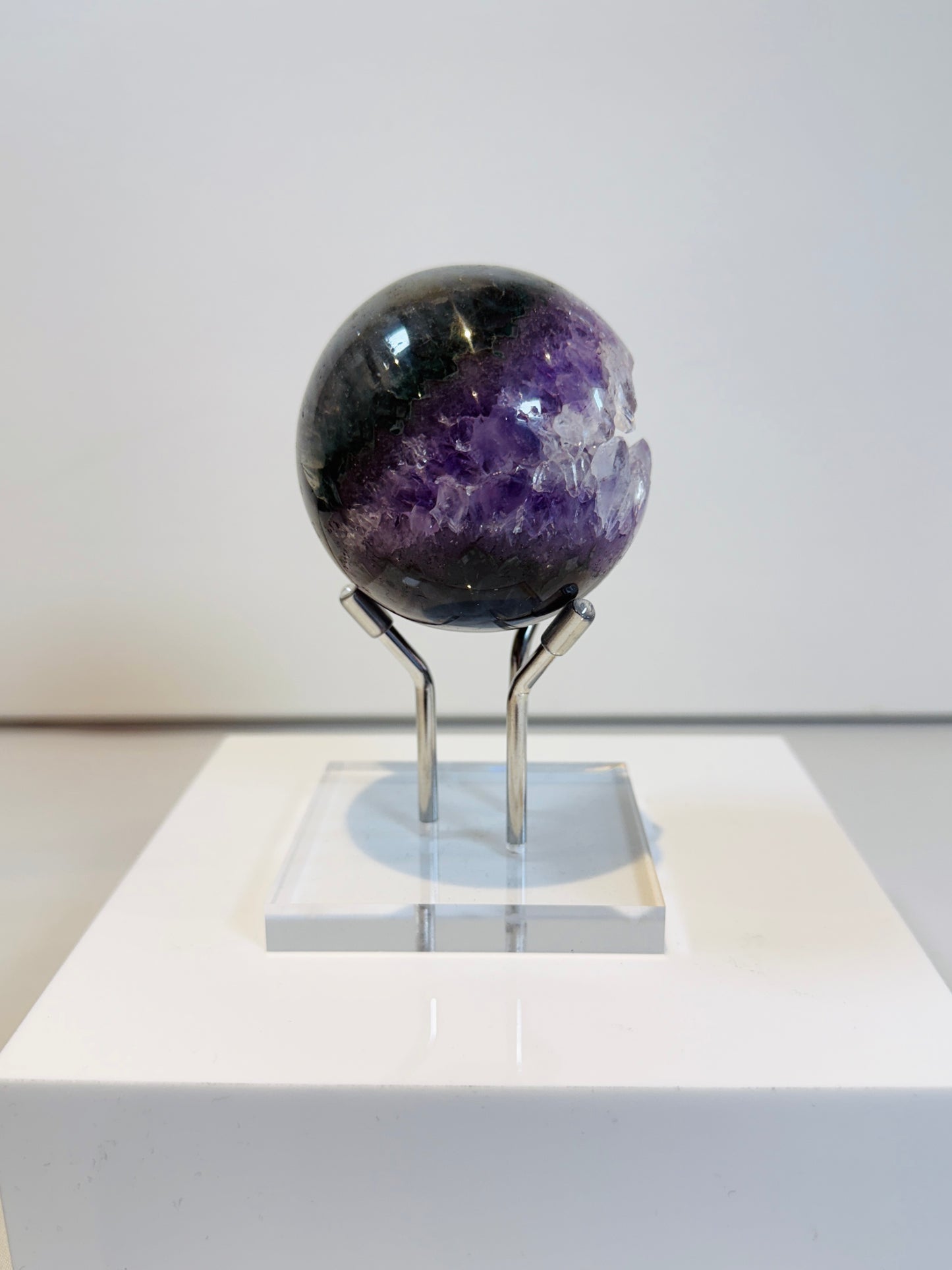 Amethyst geode sphere with Green agate Body