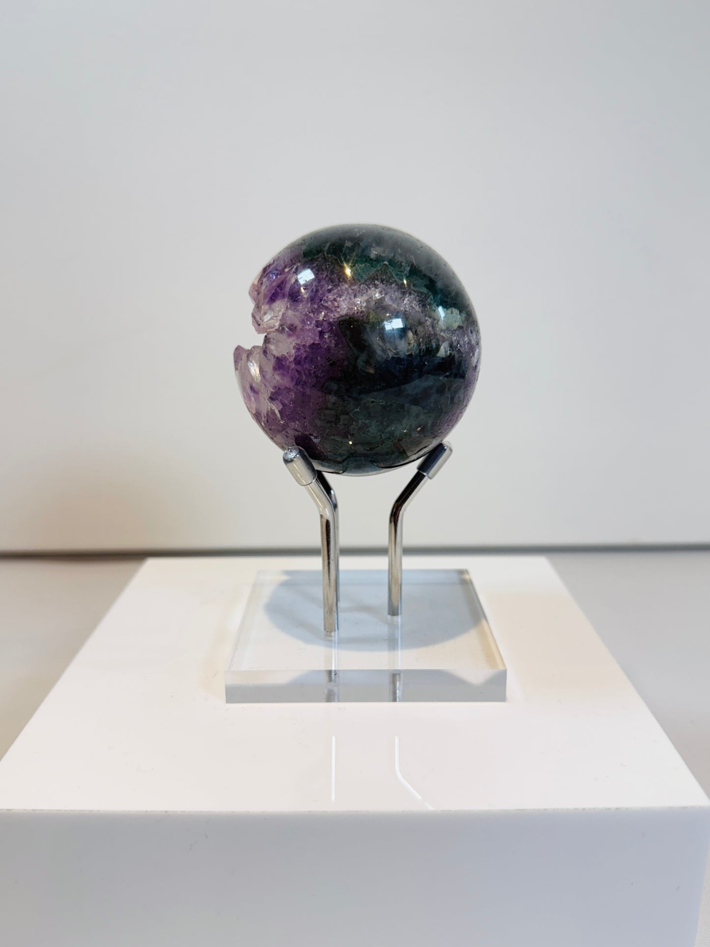 Amethyst geode sphere with Green agate Body