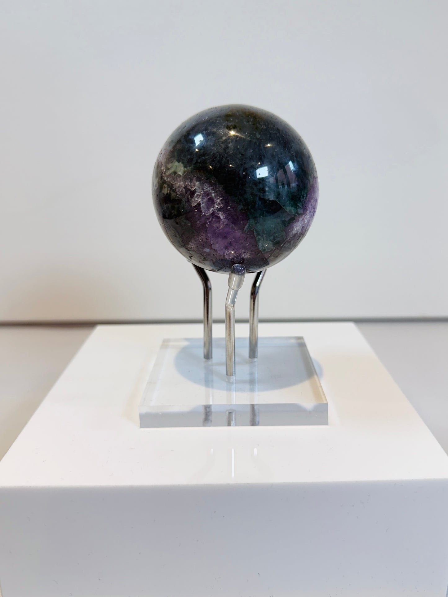 Amethyst geode sphere with Green agate Body