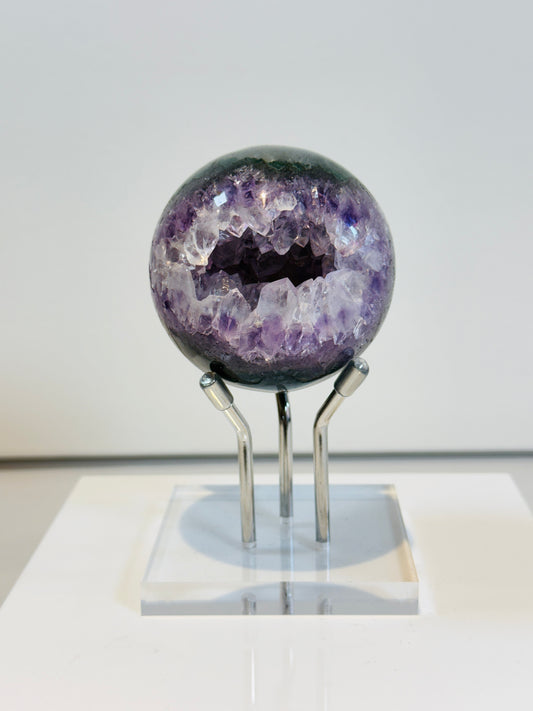 Amethyst geode sphere with Green agate Body